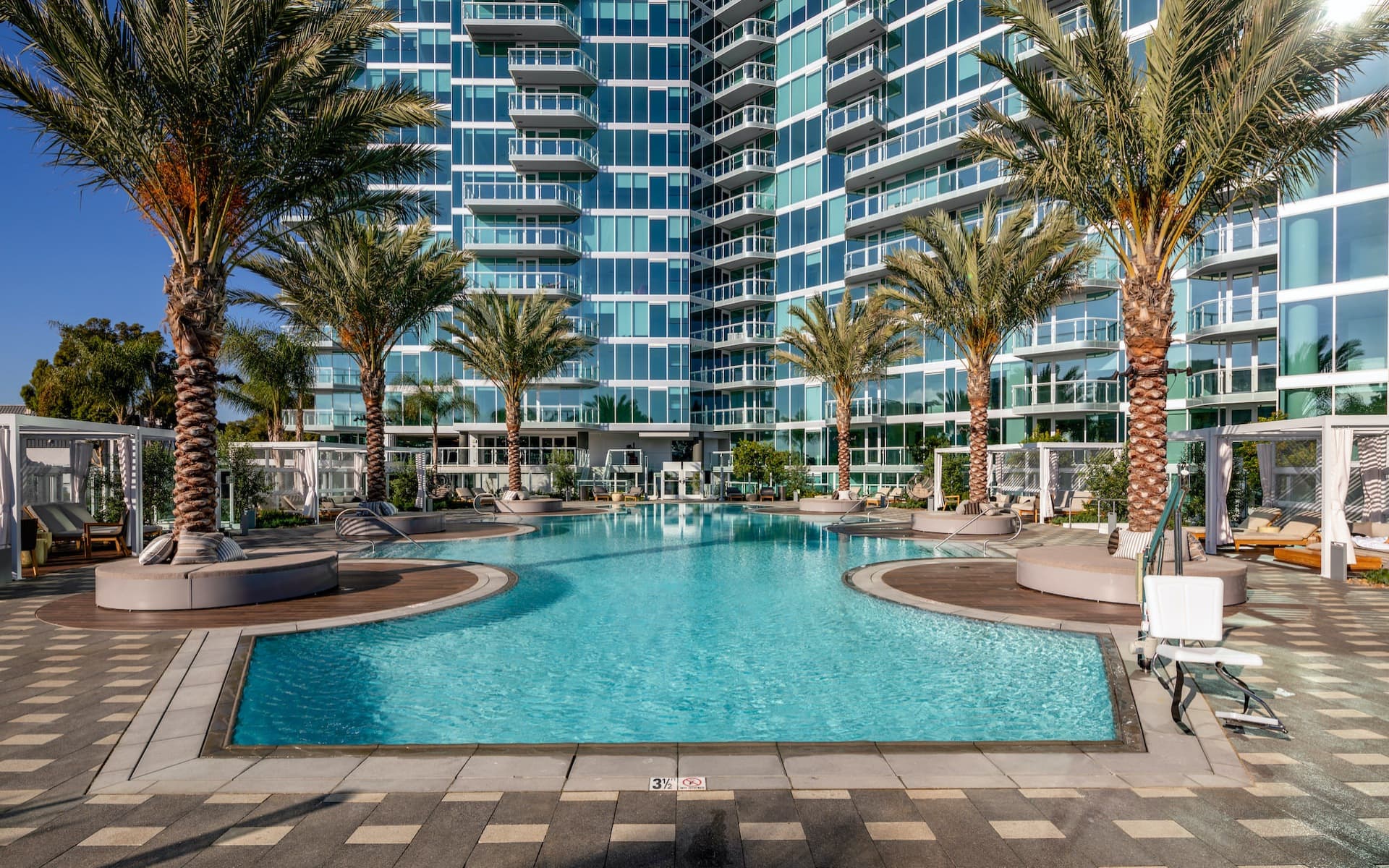 Premium retail kiosk in luxury hotel lobby